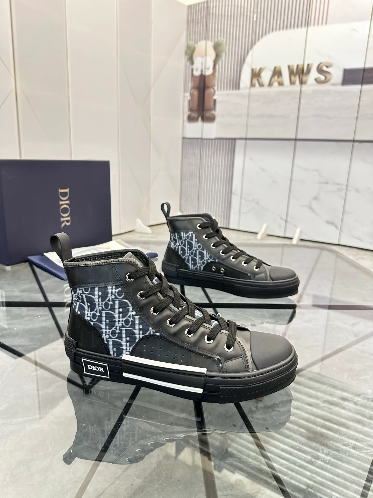 Selling men's shoes 💰: 💰P440¥ Product trademark: Dio* "Dior*" high-top casual shoes Regular size: 36-45 (can be customized to 46) Couple style B23 Product materials: Upper imported original fabric, breathable lining, original outsole. No.: 007